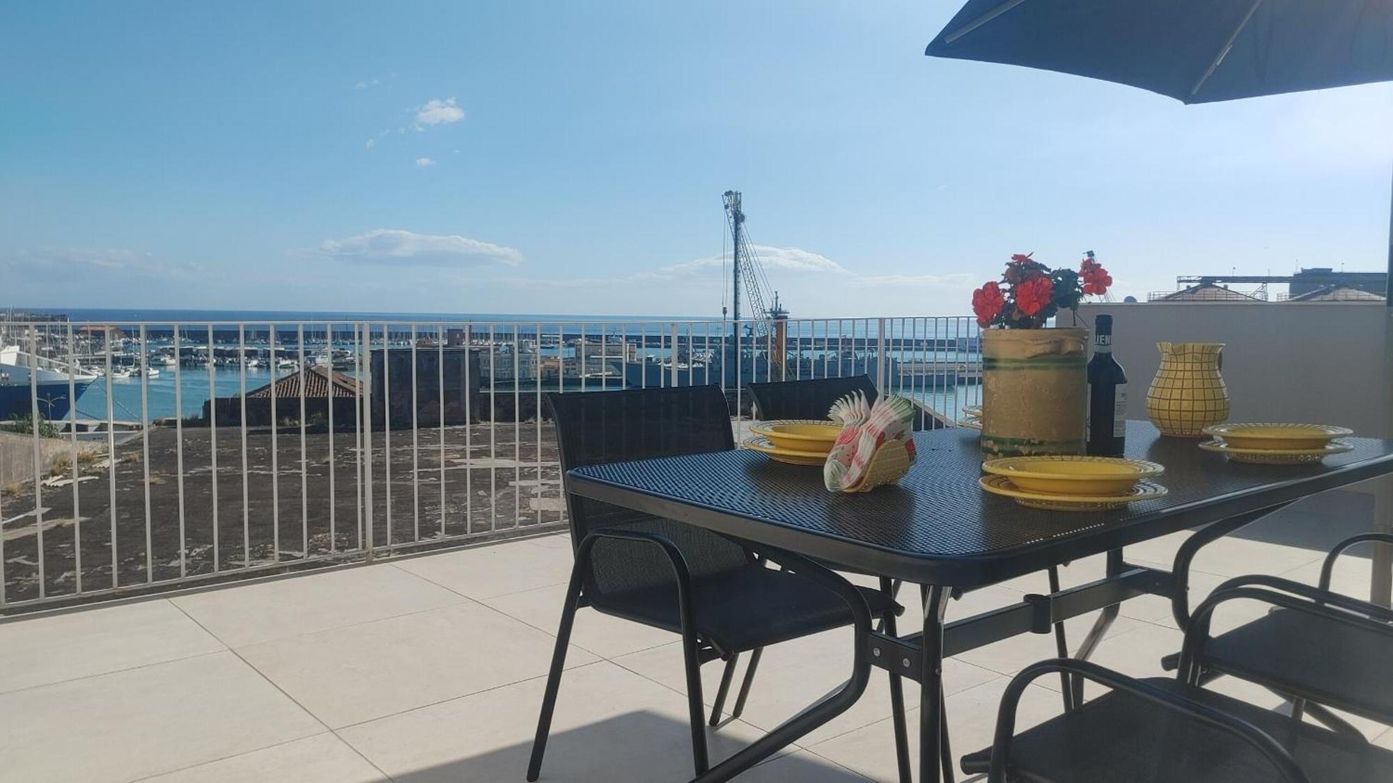 Attico Sul Porto Di Catania E Vista Vulcano Catânia Exterior foto